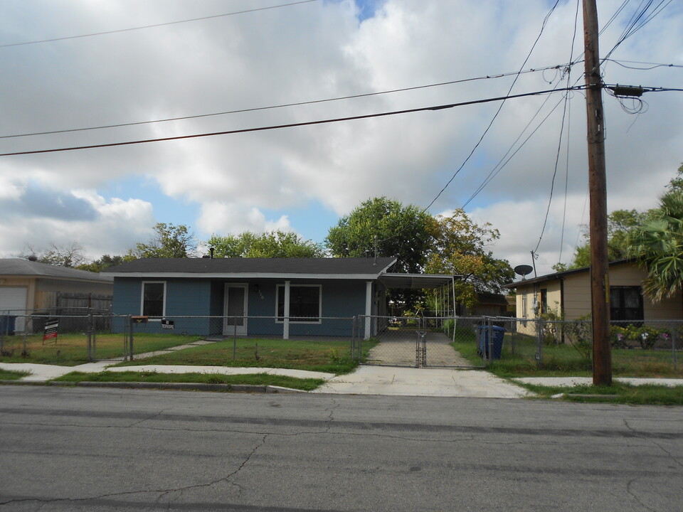 118 Willee Dr in San Antonio, TX - Building Photo