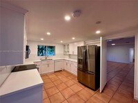 365 Hampton Ln in Key Biscayne, FL - Building Photo - Building Photo