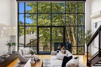 2914 E Madison St in Seattle, WA - Building Photo - Building Photo