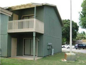 115 Hughes St NE in Fort Walton Beach, FL - Building Photo - Building Photo