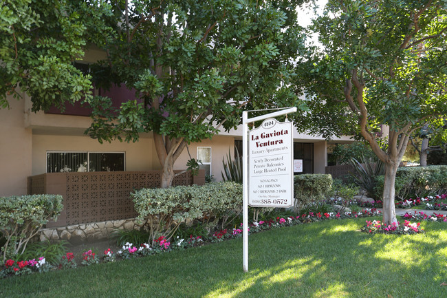 La Gaviota Ventura in Encino, CA - Foto de edificio - Building Photo