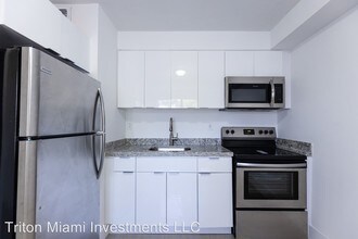 13251 Memorial Hwy in Miami, FL - Building Photo - Building Photo