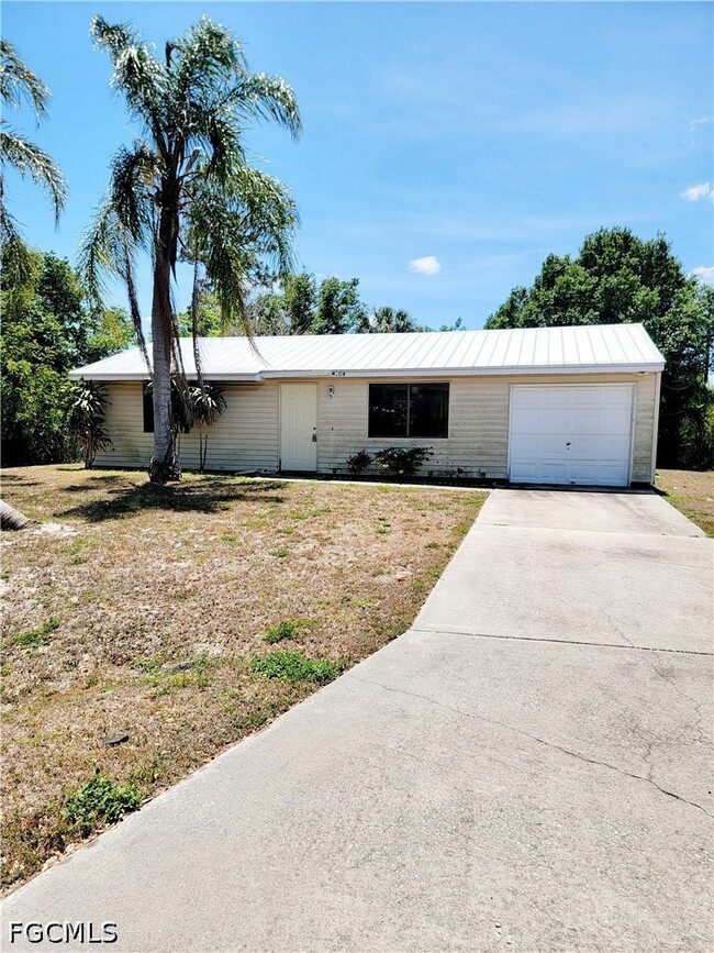 property at 704 W Cleveland Ln