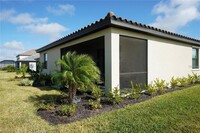 15843 Islandwalk Ave in Bradenton, FL - Foto de edificio - Building Photo