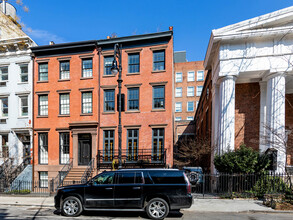 147 W 13th St in New York, NY - Building Photo - Building Photo