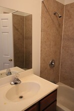 3318 W Lawrence Ave, Unit 2F in Chicago, IL - Building Photo - Building Photo