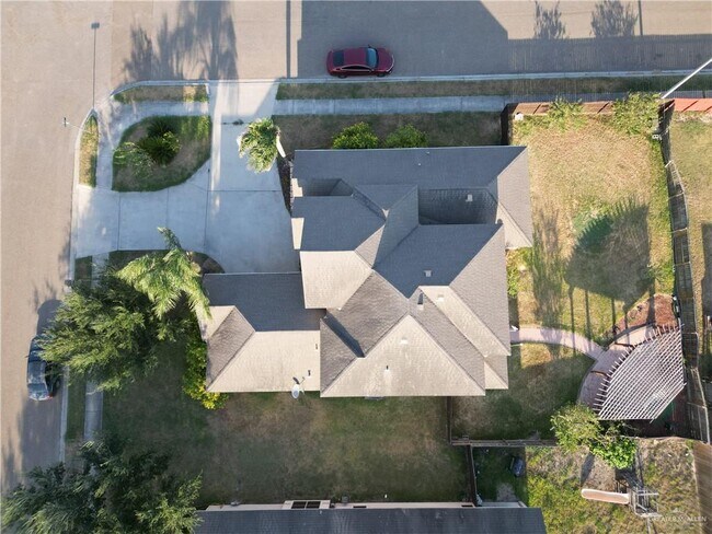 property at 33 Blue Jay Dr