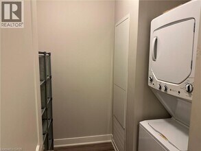 150 Main St W in Hamilton, ON - Building Photo - Building Photo