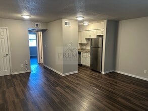 6055 Barton Ave in Shawnee, KS - Building Photo - Building Photo