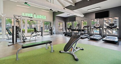 West End at City Center Apartment Homes in Lenexa, KS - Foto de edificio - Building Photo