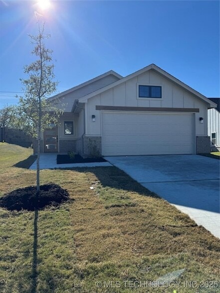 property at 1640 E 140th Pl