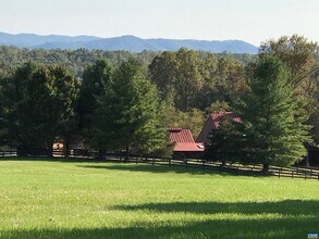 2527 Ridge Rd in Charlottesville, VA - Building Photo - Building Photo