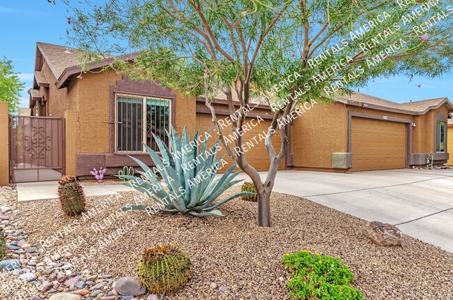 2042 E Calle Arroyo Lindo in Tucson, AZ - Building Photo - Building Photo