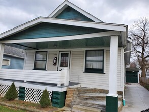 5567 Grasmere Ave in Maple Heights, OH - Building Photo - Building Photo