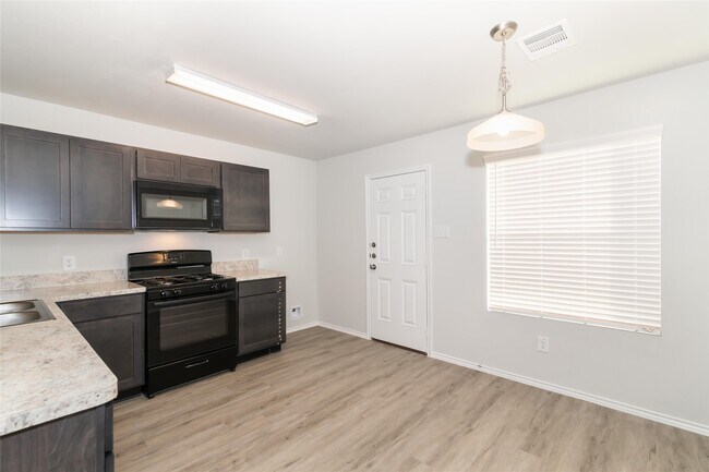 8607 Middleton Oaks Cir in Houston, TX - Building Photo - Building Photo