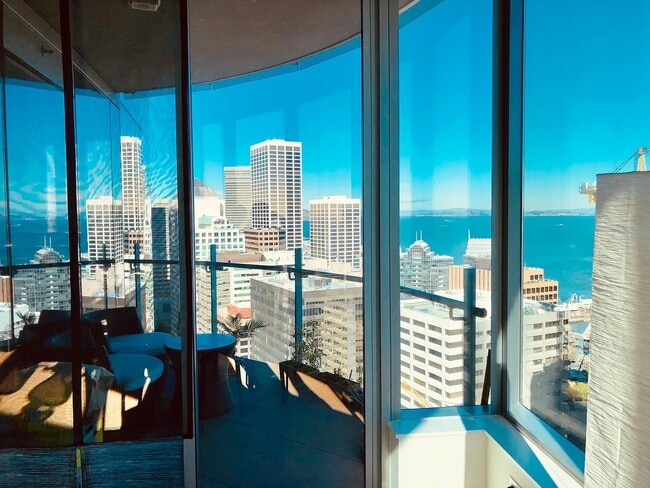 201 Folsom St in San Francisco, CA - Building Photo - Building Photo