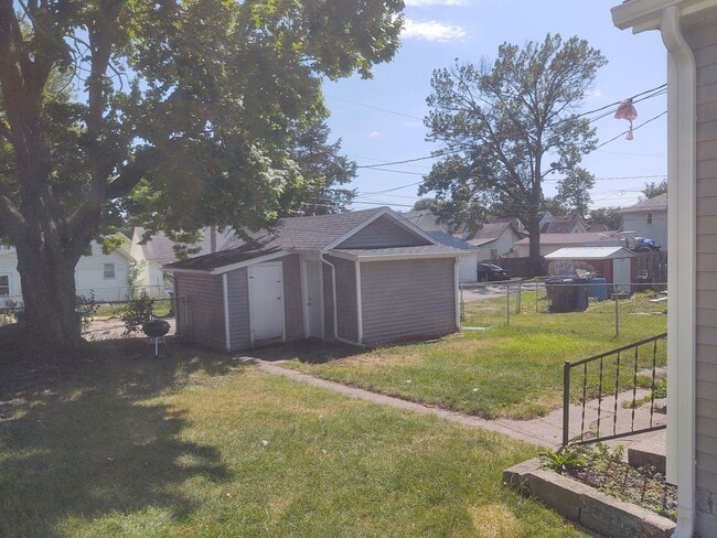 1709 W 9th St in Davenport, IA - Building Photo - Building Photo