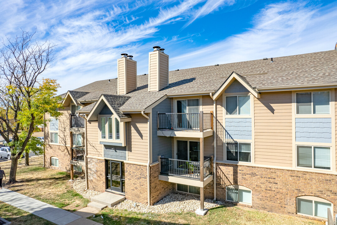 The Landing at Woodlawn Tower in Wichita, KS - Building Photo