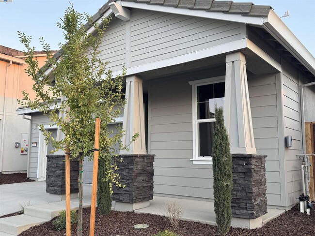 2017 Quartz Cv Wy in Roseville, CA - Building Photo - Building Photo