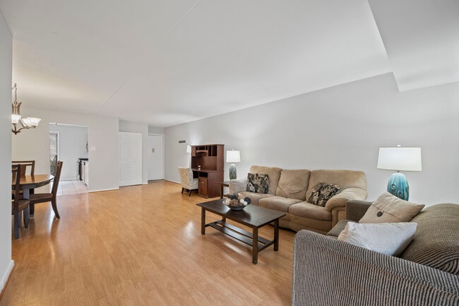 253 Shawmont Ave, Unit 253F in Philadelphia, PA - Building Photo - Building Photo