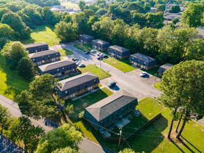 Creekside Village Townhomes in Searcy, AR - Foto de edificio - Primary Photo