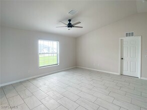 1447 NW 1st St in Cape Coral, FL - Foto de edificio - Building Photo