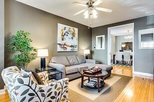 2119 W Fletcher St in Chicago, IL - Building Photo