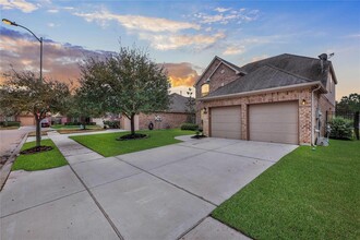 11026 Witherspoon Dr in Richmond, TX - Building Photo - Building Photo