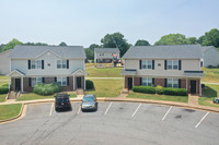 The Villas At Lakewood in Atlanta, GA - Foto de edificio - Building Photo