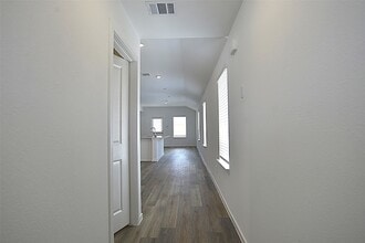 4009 Bronco Sta Ln in League City, TX - Foto de edificio - Building Photo