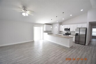 9304 N 20th St in Tampa, FL - Building Photo - Building Photo