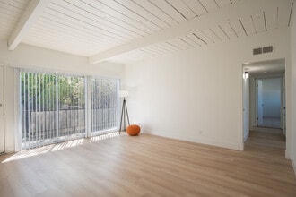 Glenwood Garden Apartments in Mountain View, CA - Foto de edificio - Interior Photo