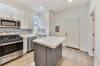 1939 W Potomac Ave, Unit 3F in Chicago, IL - Building Photo - Building Photo