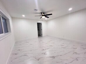 20156 Russell Dr in Porter, TX - Building Photo - Building Photo