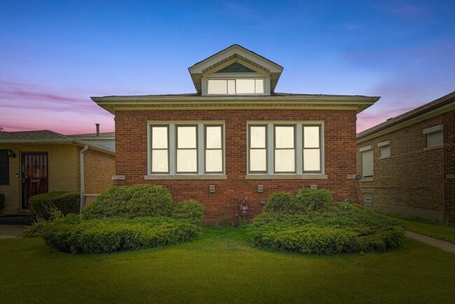 1445 E 83rd St in Chicago, IL - Building Photo - Building Photo