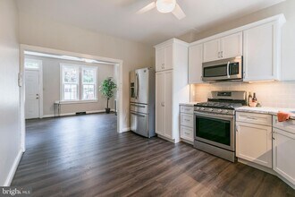 340 College Ave, Unit 2 in Lancaster, PA - Building Photo - Building Photo