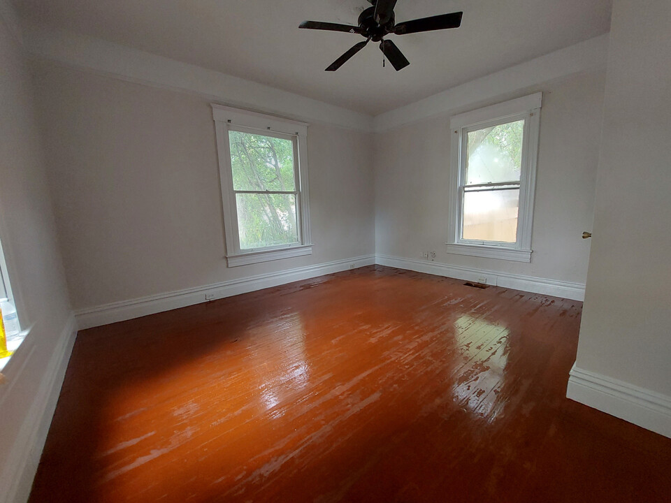 2830 N Elmore Ave in Tampa, FL - Building Photo