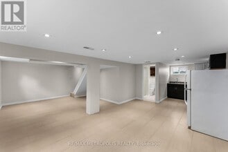 96 Allenby Ave in Toronto, ON - Building Photo - Building Photo