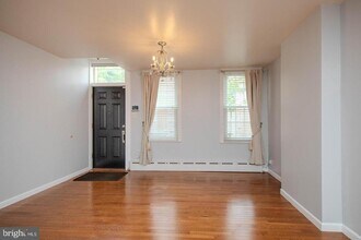 1313 S Howard St in Philadelphia, PA - Building Photo - Building Photo