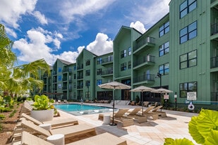 Arcadia Savannah in Savannah, GA - Building Photo