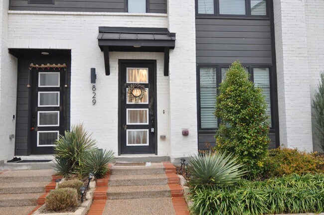 829 Crystal Oak Ln in Arlington, TX - Building Photo - Building Photo