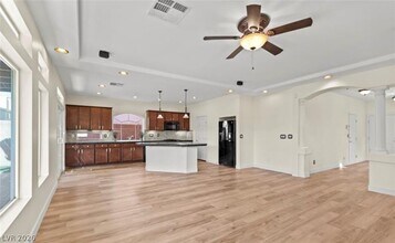 5945 Lambert Bridge Ave in Las Vegas, NV - Building Photo - Building Photo