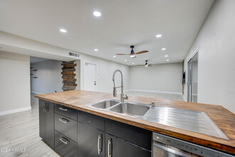 2122 E Radcliffe Dr in Tempe, AZ - Building Photo - Building Photo