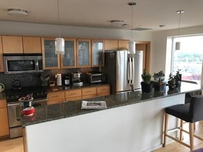 301 N Neil St, Unit 710 in Champaign, IL - Building Photo - Building Photo