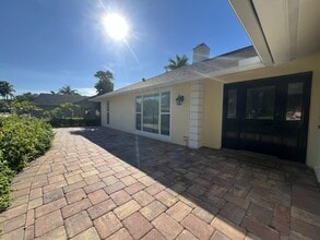 630 Nottingham Dr in Naples, FL - Building Photo - Building Photo