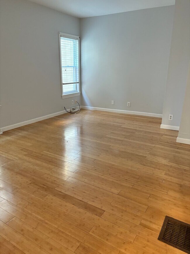 10-12 Rockdale Ave in Lowell, MA - Building Photo - Building Photo