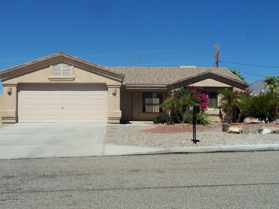 3185 Silver Arrow Dr in Lake Havasu City, AZ - Building Photo