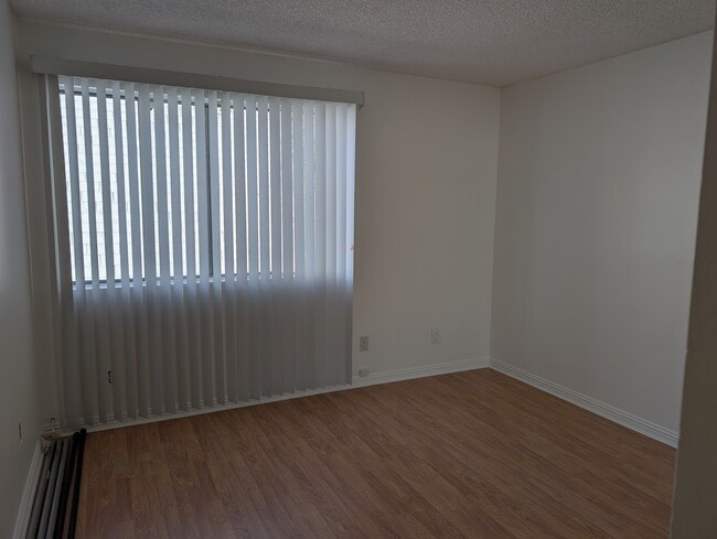 5232 Wilkinson Ave, Unit 2 in Valley Village, CA - Foto de edificio - Building Photo