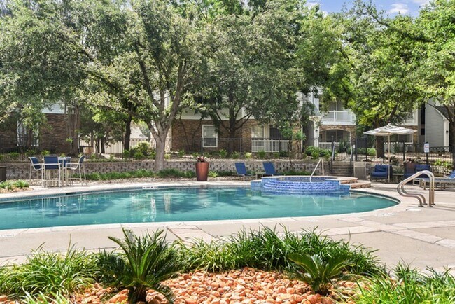 Lantower Round Rock in Round Rock, TX - Foto de edificio - Building Photo