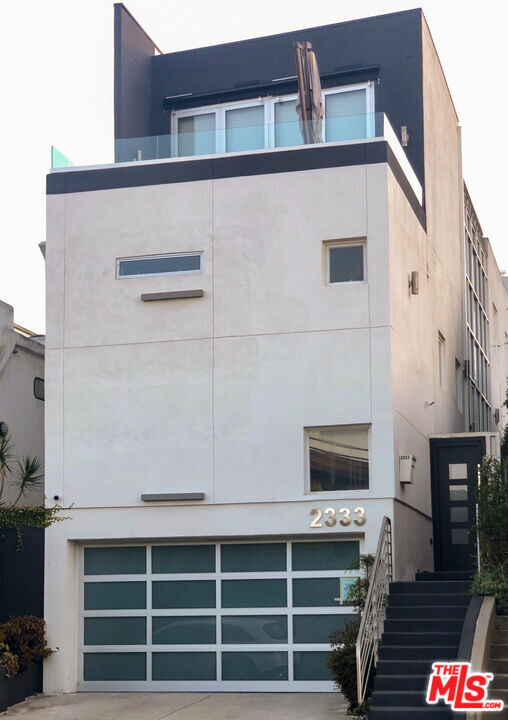 2333 6th St in Santa Monica, CA - Building Photo